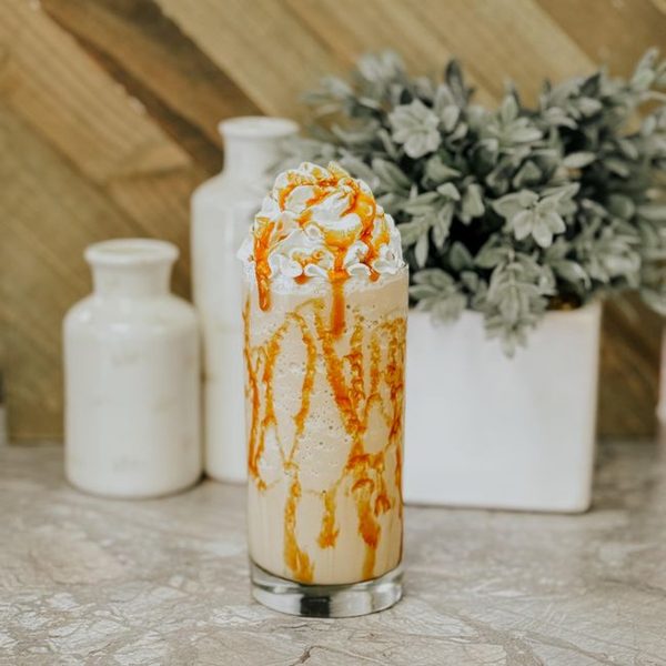 Premium Thick Shake Salted Caramel mit Choc-Brezeln